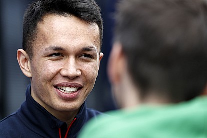 Toro Rosso: Albon túlszárnyalja a várakozásainkat, Kvjat nagy segítség a csapatnak