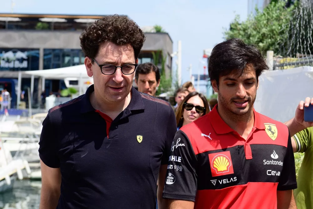 Mattia Binotto, Carlos Sainz, Ferrari