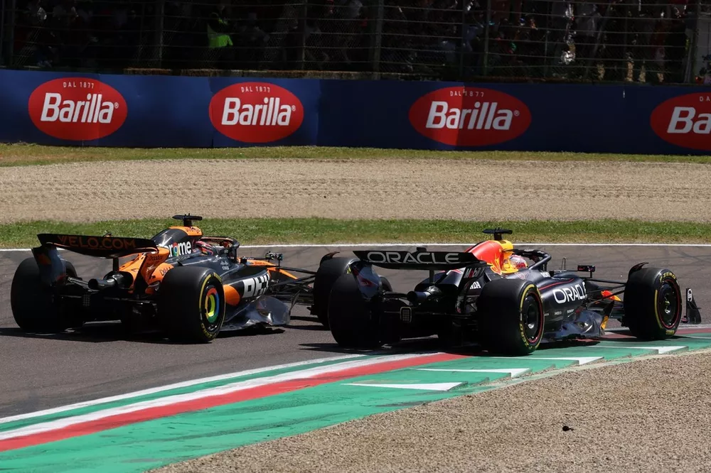 Max Verstappen, Red Bull Racing, Oscar Piastri, McLaren