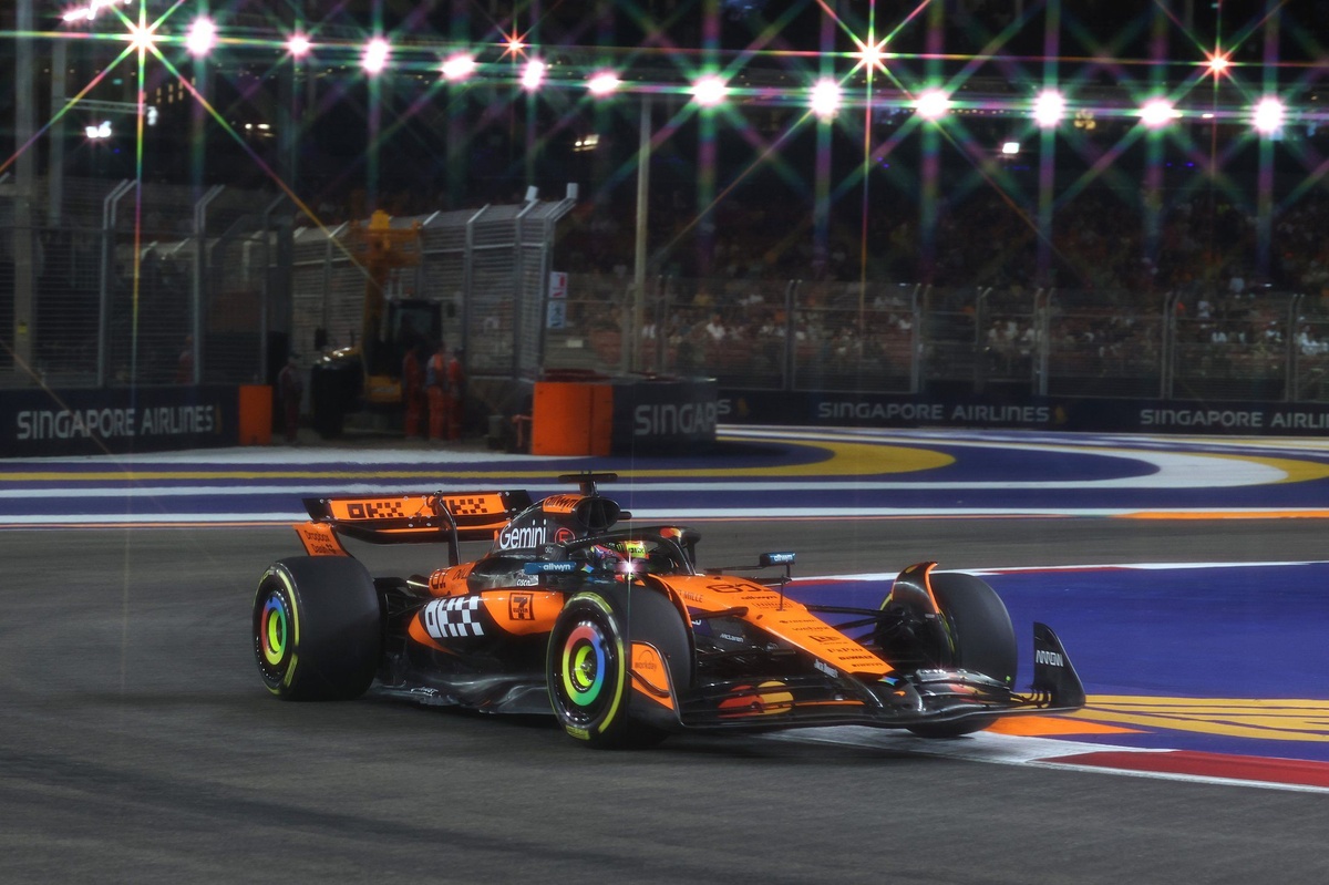 Piastri manda en la FP2 de Singapur y Alonso ilusiona y se queda a una décima del 1º 