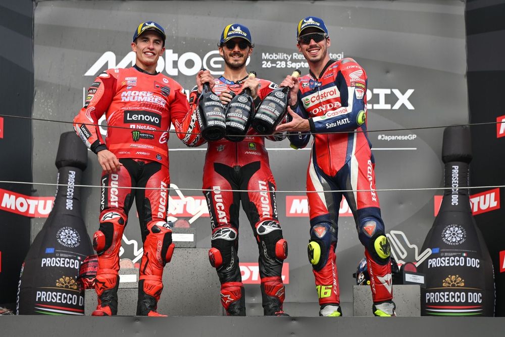 Podio: il vincitore del GP del GiapponeFrancesco Bagnaia, Ducati Team, secondo Marc Marquez, Ducati Team, terzo Joan Mir, Honda HRC.