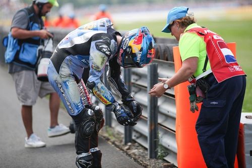 MotoGP: Álex Márquez passará por cirurgia após grave queda no GP da Holanda