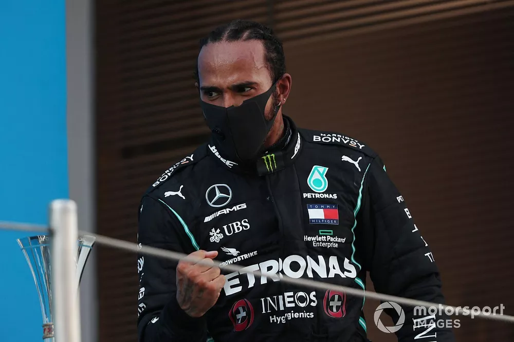 Podio: ganador, Lewis Hamilton, Mercedes-AMG Petronas F1