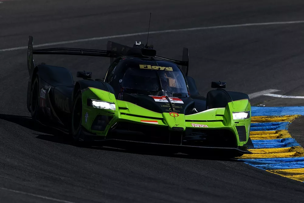 #4 Floyd Vanwall Racing Team Vanwall Vandervell 680 of Tom Dillmann, Esteban Guerrieri, Tristan Vautier