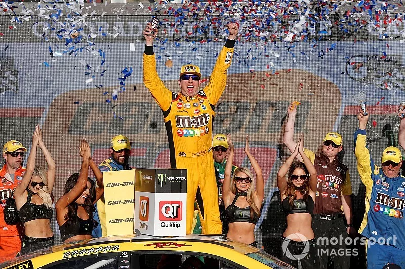 Race winner Kyle Busch, Joe Gibbs Racing, Toyota Camry M&M's