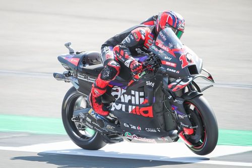 El CEO de Aprilia admite que "algo estamos haciendo mal" en MotoGP