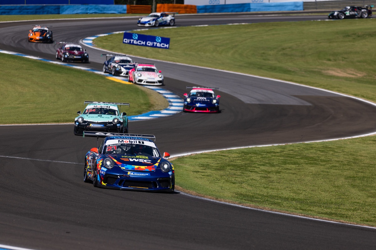 Porsche Cup: Thiago Vivacqua lidera de ponta a ponta e vence corrida 2 no Velocitta