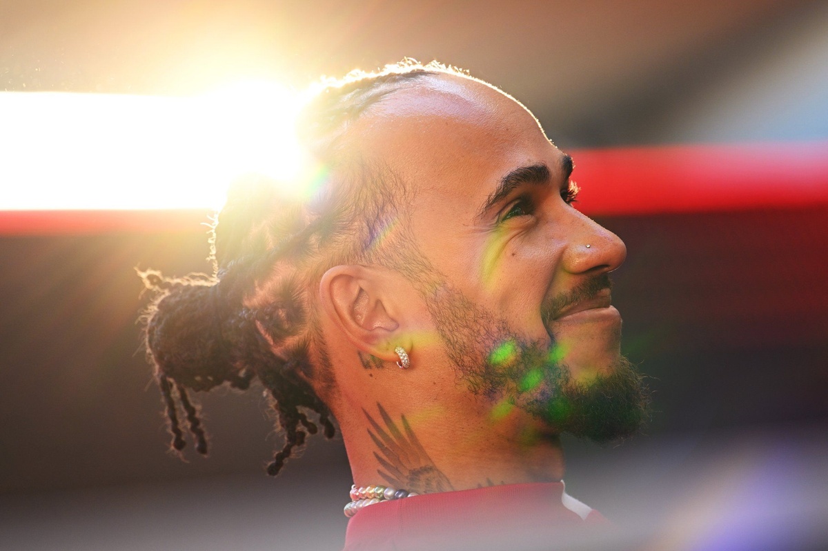 F1 | Hamilton: "Stop anticipato allo sviluppo? Ho spinto io Vasseur, lo supporto al 100%"