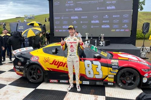 Casagrande 'gabarita' domingo e vence &uacute;ltima prova da NASCAR Brasil no Velocitta