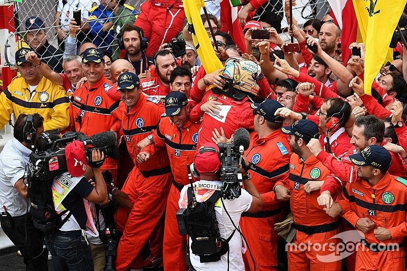 Ganador de la carrera Sebastian Vettel, Ferrari