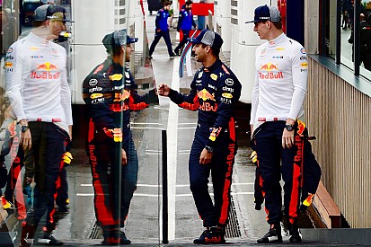 Chandhok: Renault, Ricciardo gibi üst düzey bir sürücüyle yarışmak için hazır değil