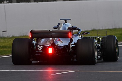 Los autos de F1 tendrán las luces Led de lluvia en el ala trasera en 2019