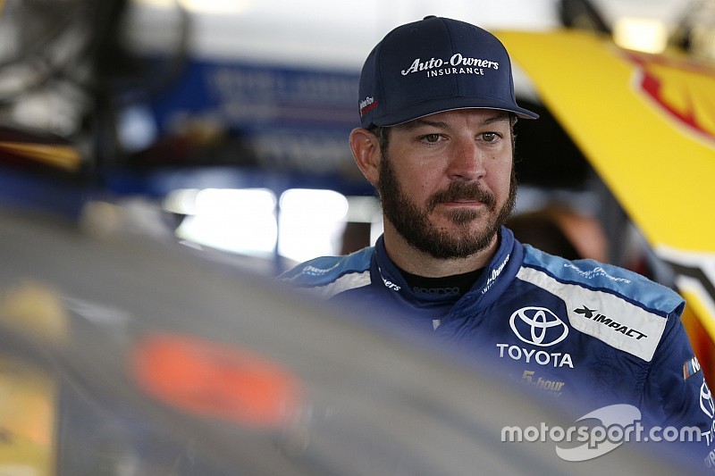 Martin Truex Jr. holds off Harvick for Stage 1 win at Richmond