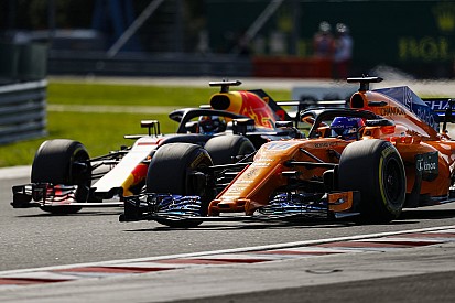 Contratar Alonso não seria saudável, diz Red Bull
