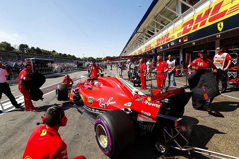 A Ferrari hogy lépett meg a motorjával a Mercedes és a Renault elől?!