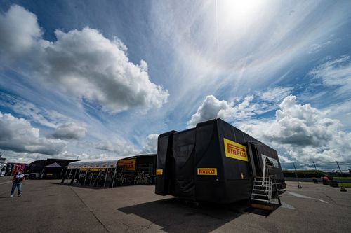 Pirelli quiere probar antes del verano sus neum&aacute;ticos con las motos y pilotos titulares de 2027