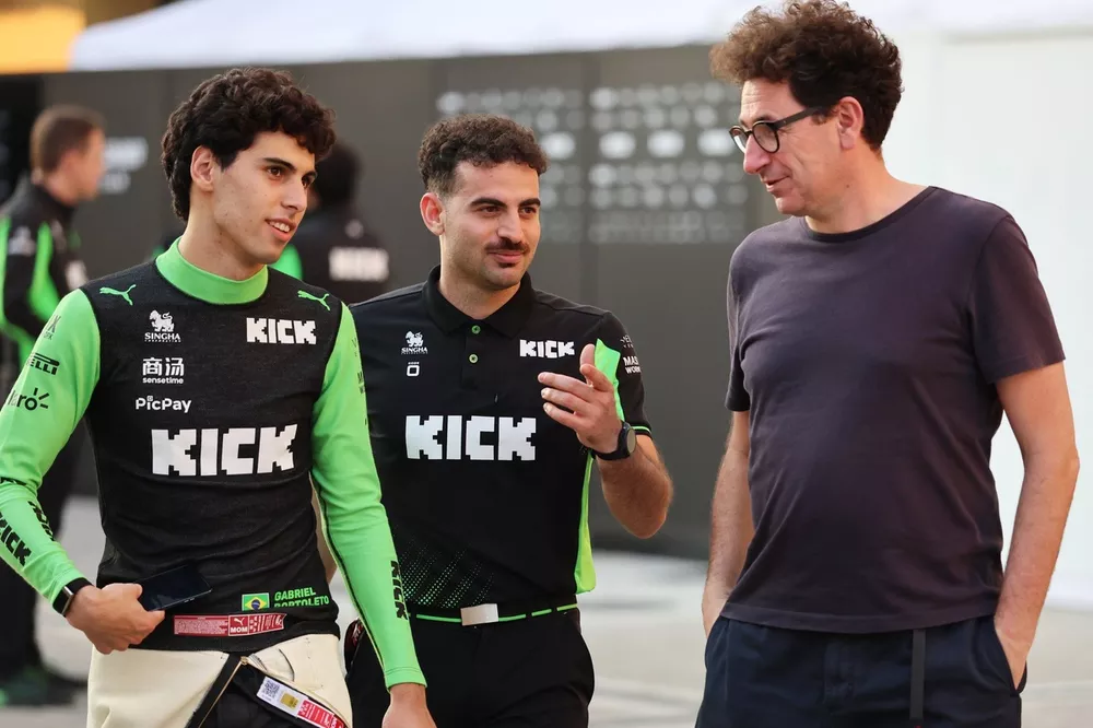Gabriel Bortoleto, Sauber, Mattia Binotto, Sauber