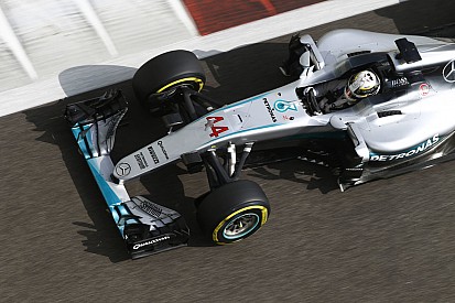Hamilton calls for an end to "unfair" intra-team data sharing
