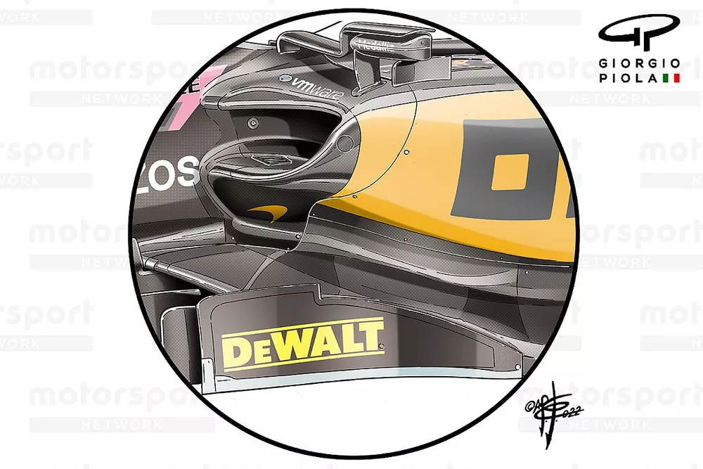 L'entr&eacute;e des pontons de la McLaren MCL36