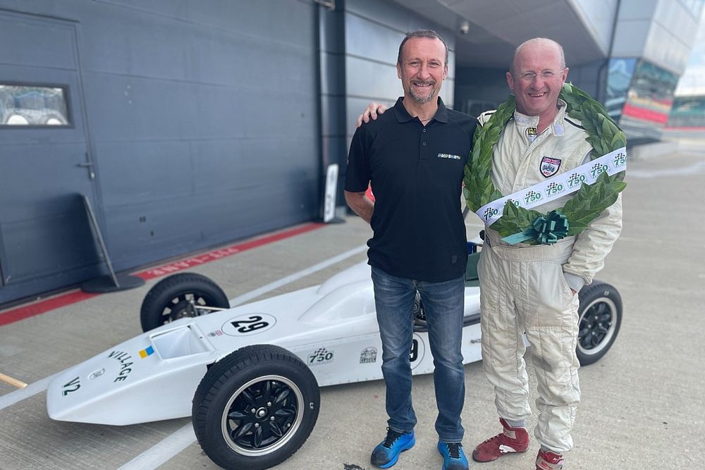 National Novelties Sospiri watches old boss win and special Vauxhall