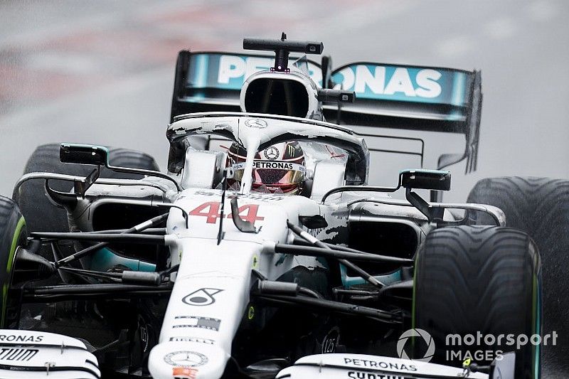Lewis Hamilton, Mercedes AMG F1 W10 pit stop 