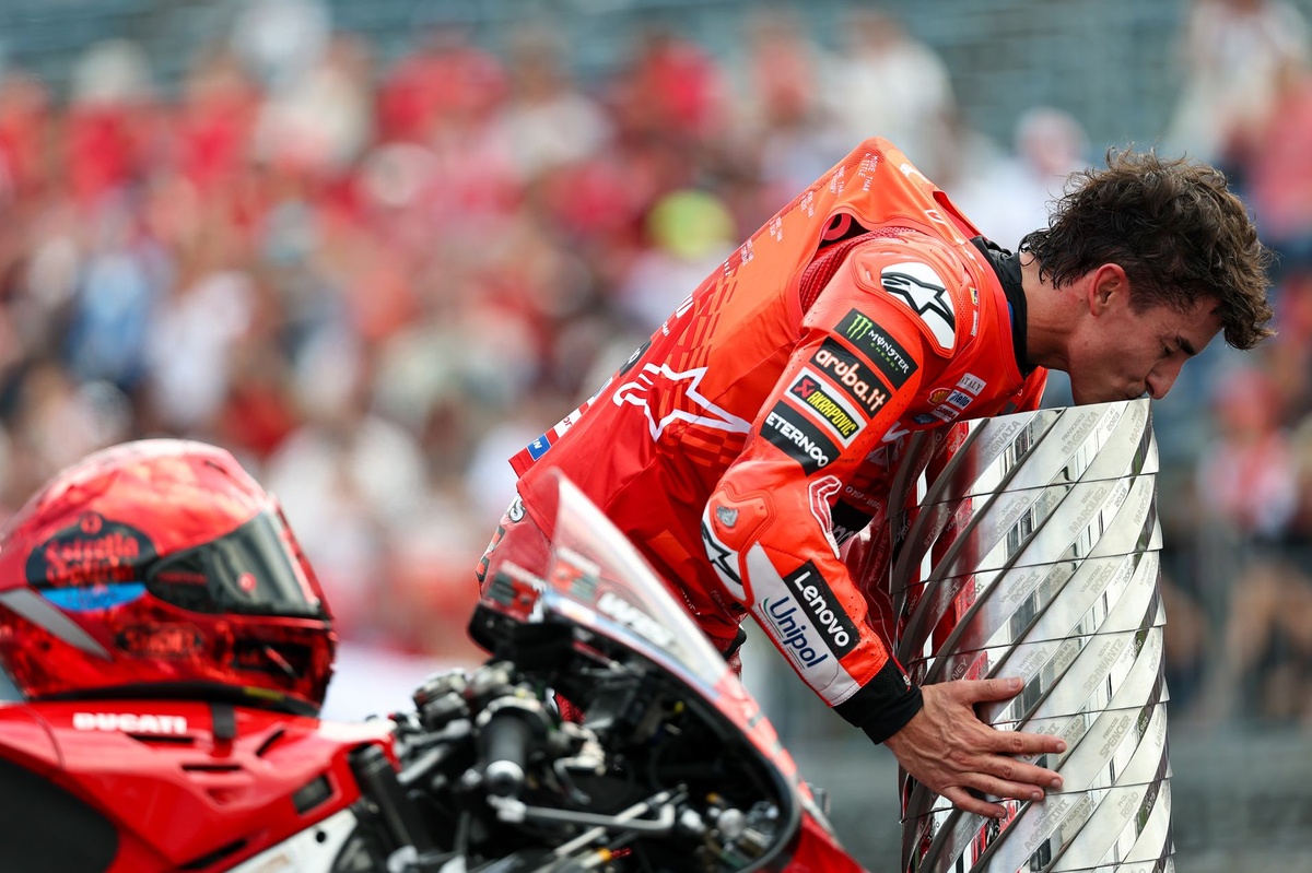 Égaler les 9 titres de Valentino Rossi, un honneur pour Marc Márquez
