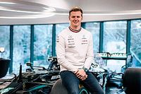 Schumacher: Mercedes cambi&oacute; desde que los visit&eacute; de forma secreta