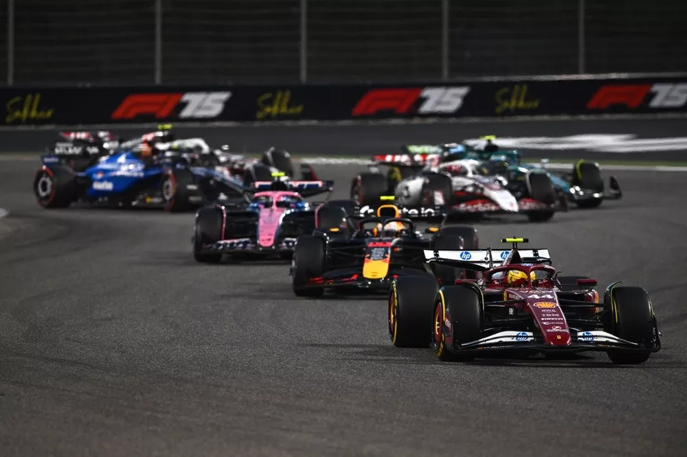 Lewis Hamilton, Ferrari, Jack Doohan, Alpine, Yuki Tsunoda, Red Bull Racing Team