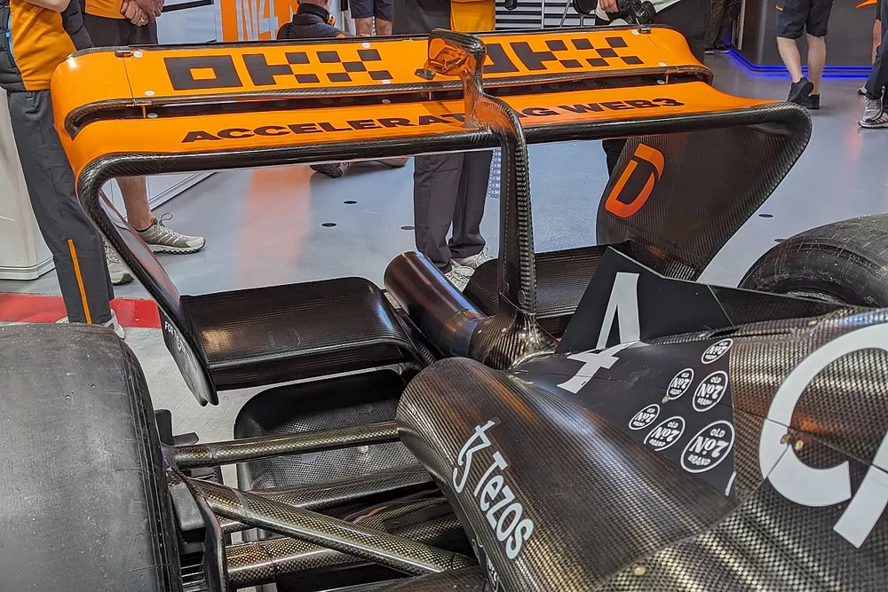 McLaren MCL60