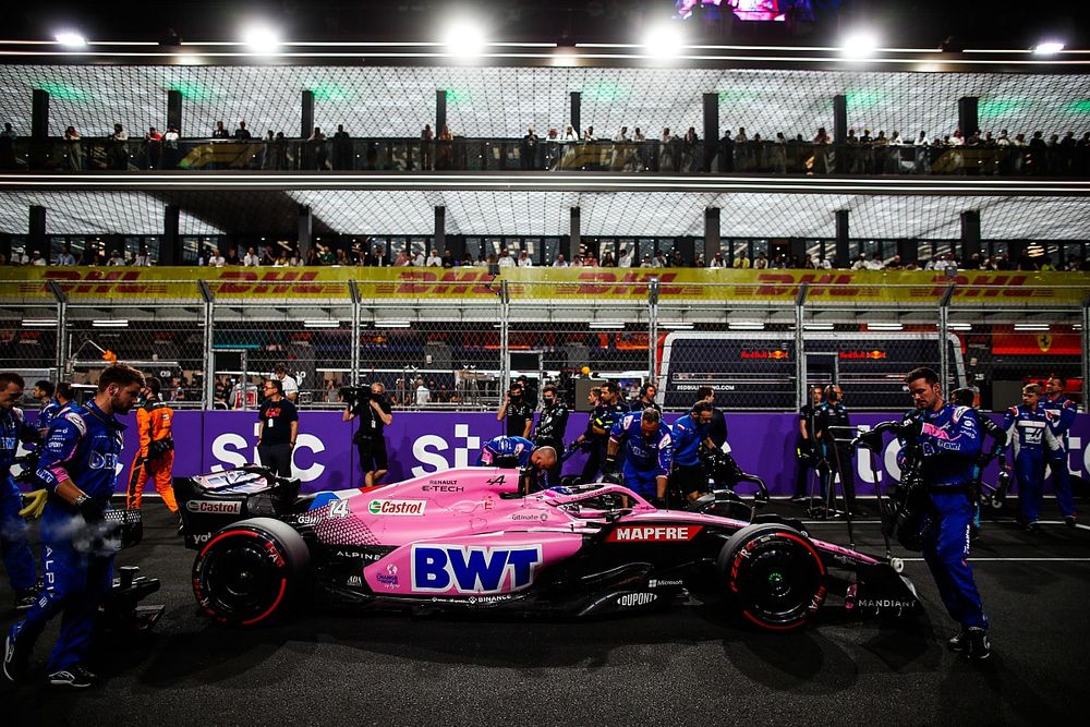 Mecánica en la parrilla con Fernando Alonso, Alpine A522