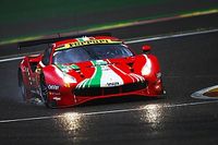 Prawie trzy kraksy kierowcy Ferrari