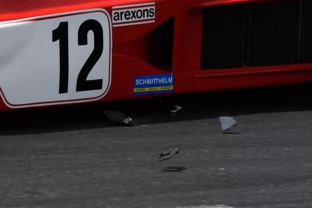 Detalle de la pastilla de freno rota del Ferrari 312 B3 en el GP hist&oacute;rico de Montecarlo