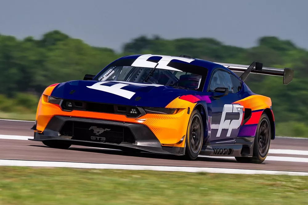 Spark : Ford Mustang GT3 No.44 PROTON COMPETITION Le Mans 24H 2024 J Hartshorne B Tuck C Mies 2082525