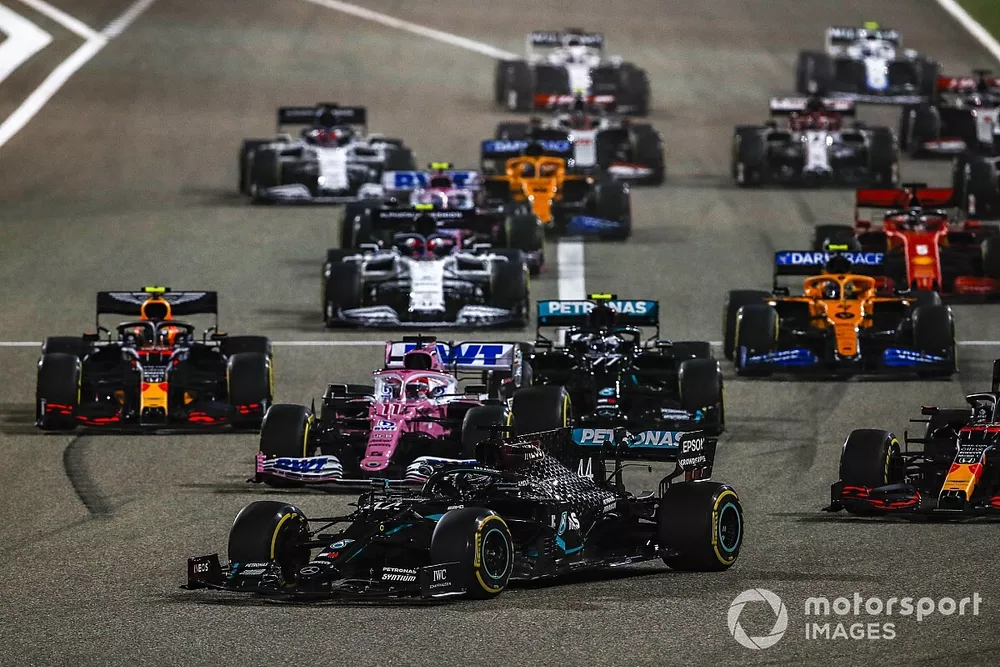 Arrancada Lewis Hamilton, Mercedes F1 W11 líder