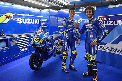 Galería: los pilotos de MotoGP lucen sus nuevos colores en el test de Valencia
