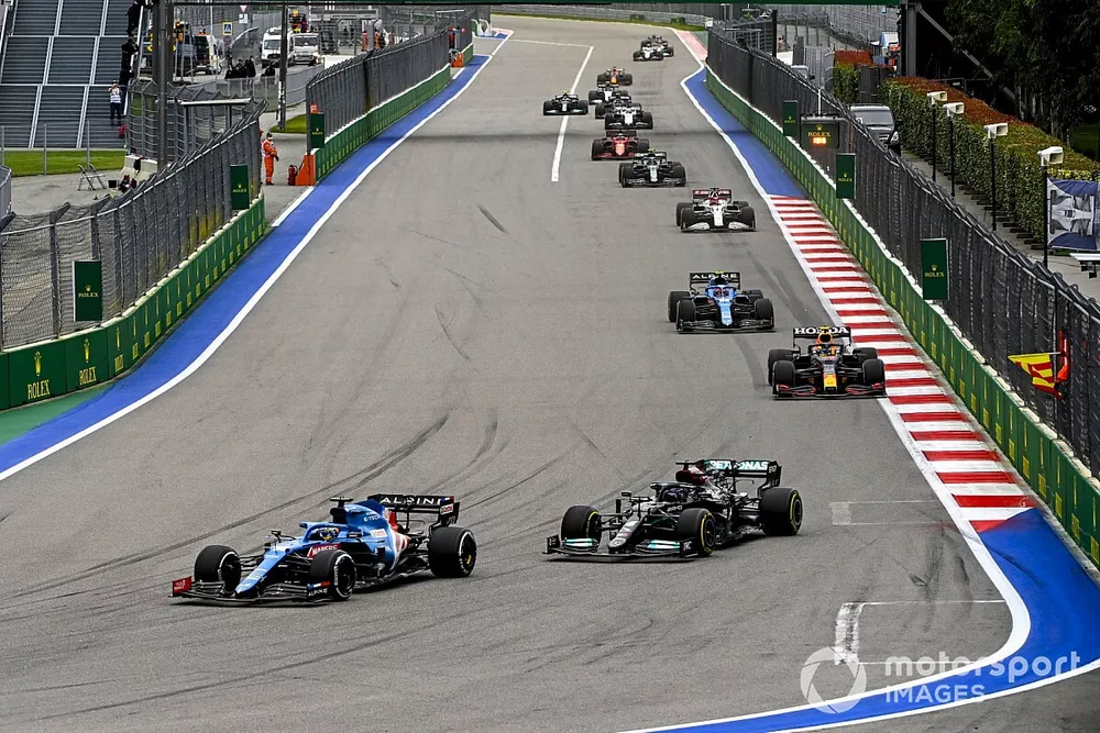 Fernando Alonso, Alpine A521, Lewis Hamilton, Mercedes W12, Sergio P&eacute;rez, Red Bull Racing RB16B