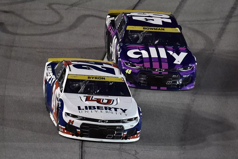 William Byron, Hendrick Motorsports, Chevrolet Camaro Liberty University and Alex Bowman, Hendrick Motorsports, Chevrolet Camaro Ally