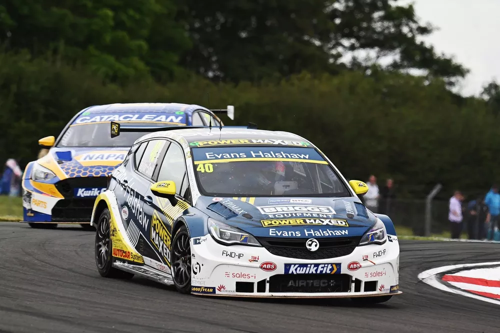 &Aacute;r&oacute;n Taylor-Smith, CarStore Power Maxed Racing Vauxhall Astra