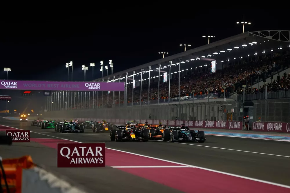 Salida de la carrera en Qatar