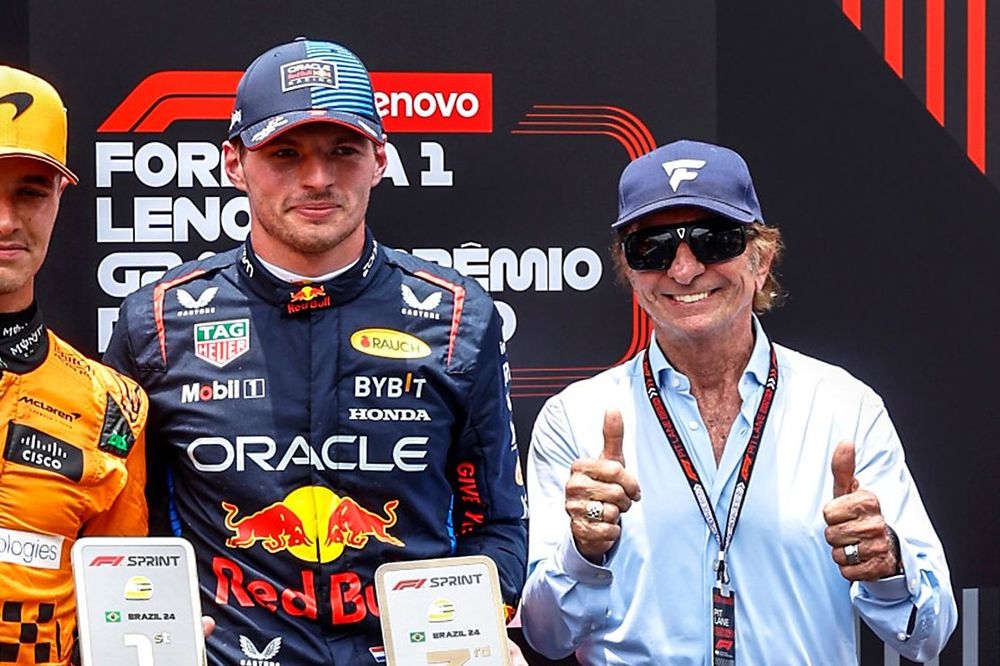 Oscar Piastri, McLaren F1 Team, 2nd position, Lando Norris, McLaren F1 Team, 1st position, Max Verstappen, Red Bull Racing, 3rd position, receive their Sprint trophies from Emerson Fittipaldi