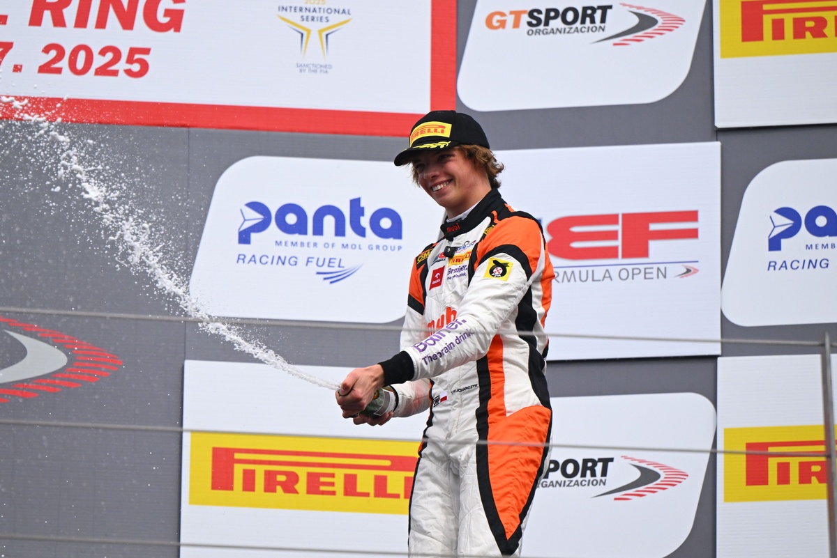 Kucharczyk trzy razy na podium