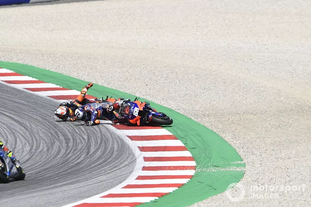 Accidente de Miguel Oliveira, Red Bull KTM Tech 3, Pol Espargar&oacute;, Red Bull KTM Factory Racing