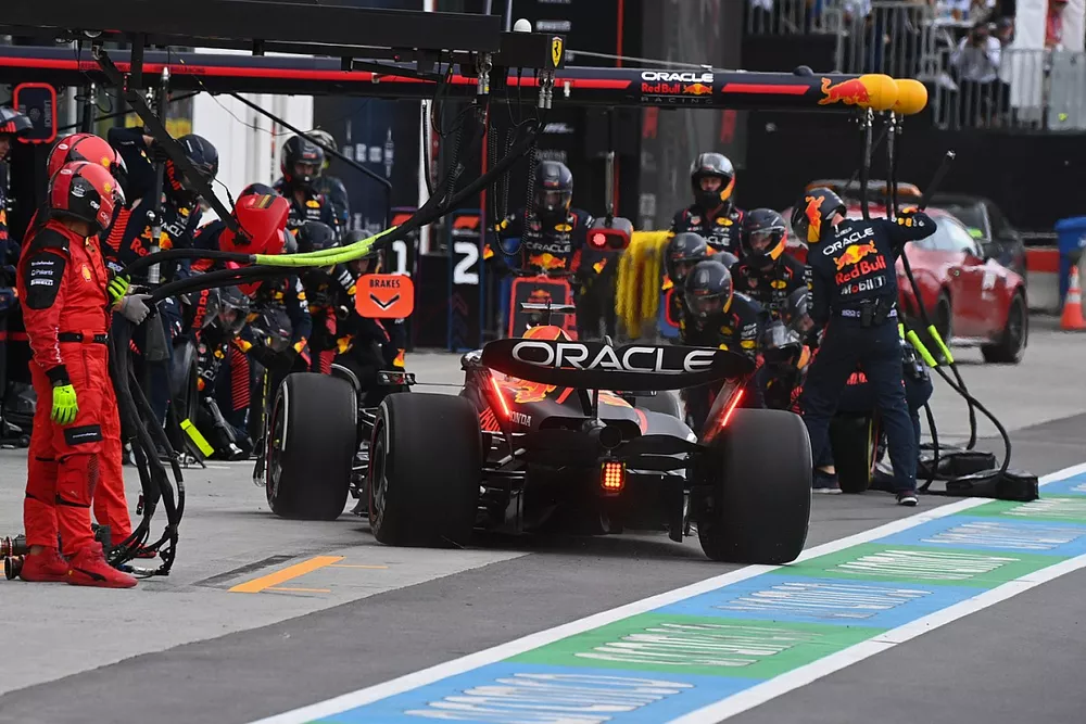 Max Verstappen, Red Bull Racing RB19, makes a pit stop