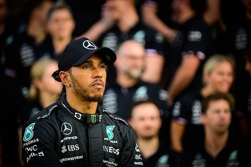 Случайность или провокация? Участником презентации Red Bull стал друг Льюиса