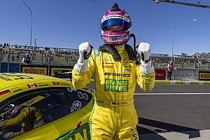 12H Bathurst 2023: Engel registra una pole de récord, con Rossi 8º