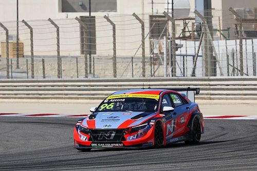 WTCR Bahrein: Azcona se acerca al t&iacute;tulo tras ganar