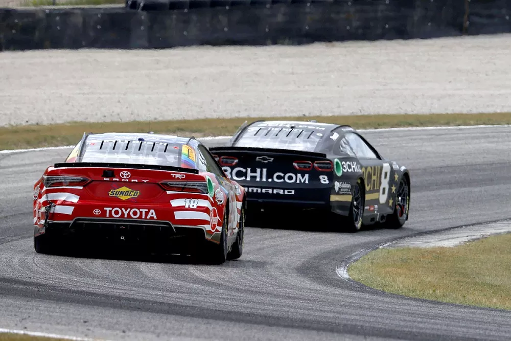 Sammy Smith, Joe Gibbs Racing, Allstate Peterbilt Toyota Supra, Tyler Reddick, Richard Childress Racing, 3CHI Chevrolet Camaro