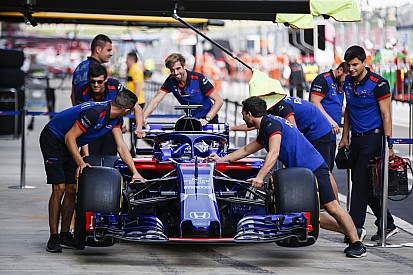 Honda introduce un motor actualizado en Rusia y sus pilotos penalizan
