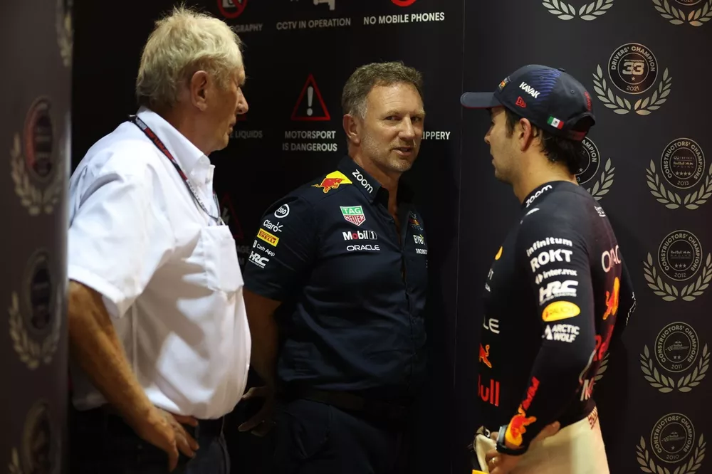 Helmut Marko, Consulente, Red Bull Racing, Christian Horner, Team Principal, Red Bull Racing, Sergio Perez, Red Bull Racing