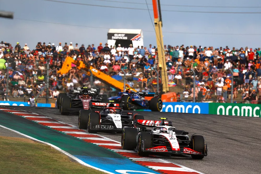 Nico Hulkenberg, Haas VF-23, Yuki Tsunoda, AlphaTauri AT04, abd Zhou Guanyu, Alfa Romeo C43